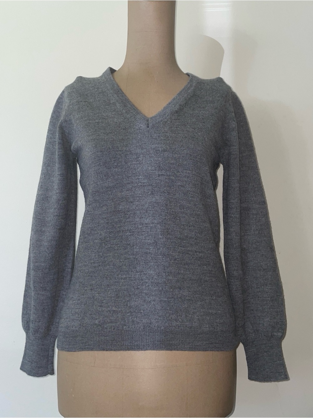 Brunella Gori Soft Heather Gray V-Neck Women's Sweater -fine merino wool